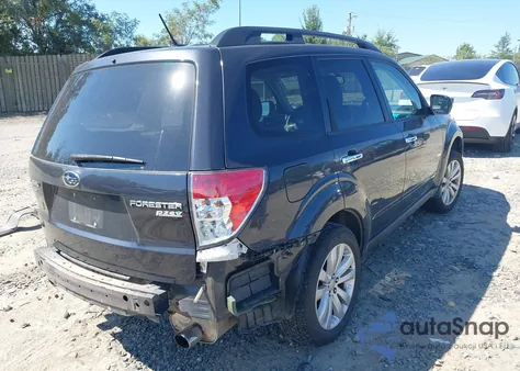 2013 Subaru Forester 2.5X Premium из США, поврежденный, VIN JF2SHADC6DH444200